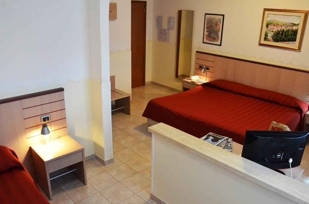 Hotel Serena Rieti Cameră foto