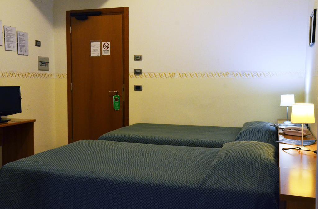 Hotel Serena Rieti Cameră foto