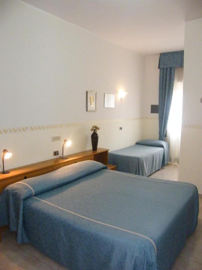 Hotel Serena Rieti Cameră foto